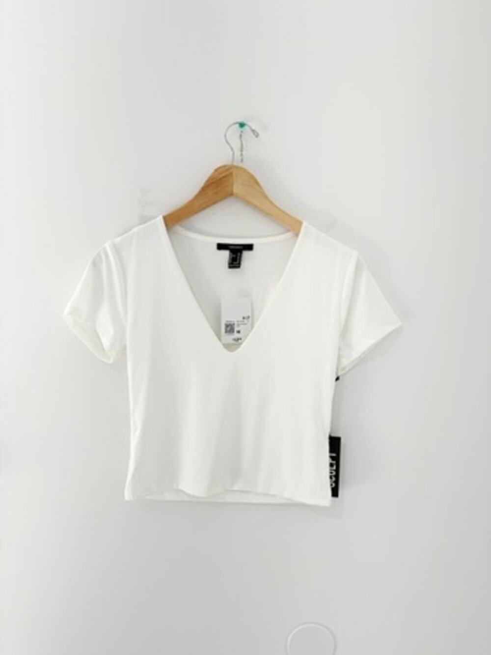 NEW Forever 21 White V Neck Bodycon Short Sleeve Crop Top Size Medium
